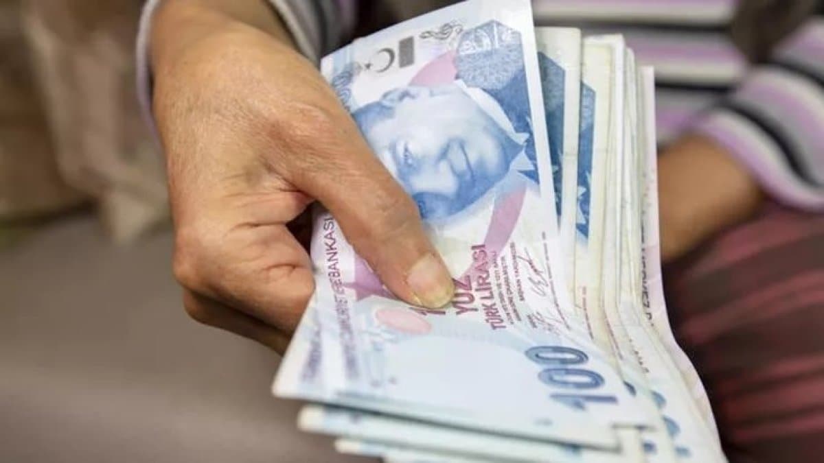 Araç sahiplerine gece yarısı sürprizi: Tabelalar bir gecede değişti, fark 5 Liraya kadar düştü!