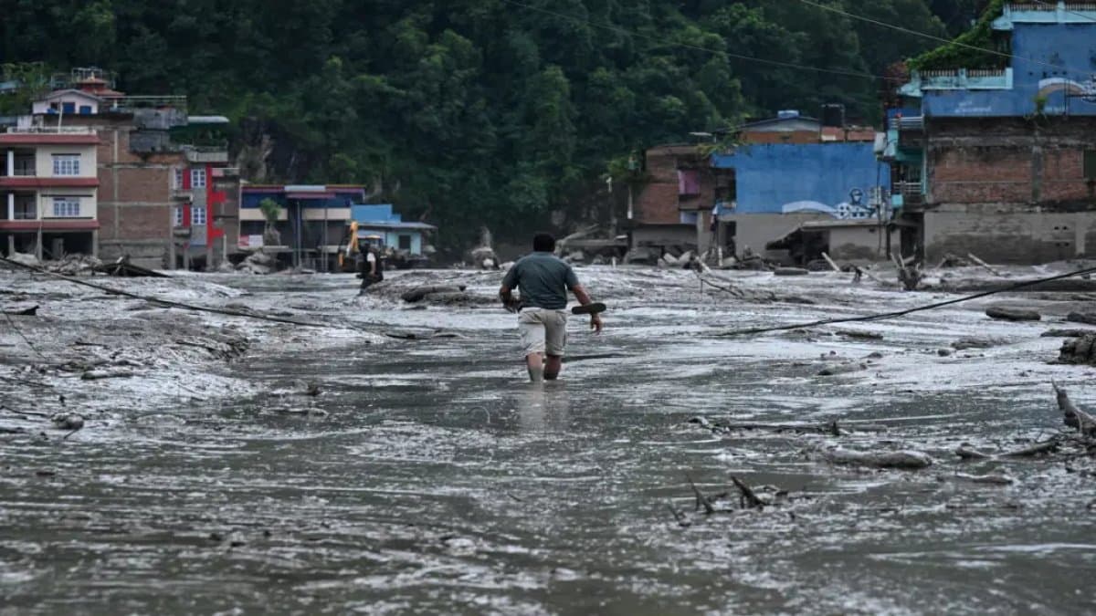 Nepal’de heyelan sonrası taşan nehir sele yol açtı: 5 kişi kayıp