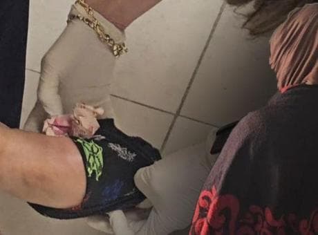 Dilencinin akılalmaz para saklama taktiği! Ekipler şaşkına döndü