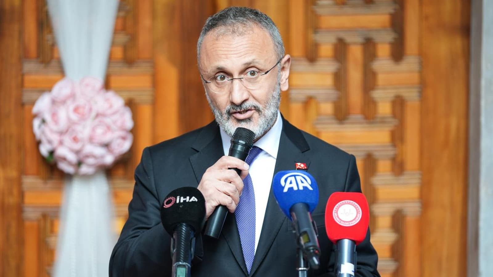 Eyüpsultan Belediye Başkanı Özmen ve 12 şüpheli tutuklandı
