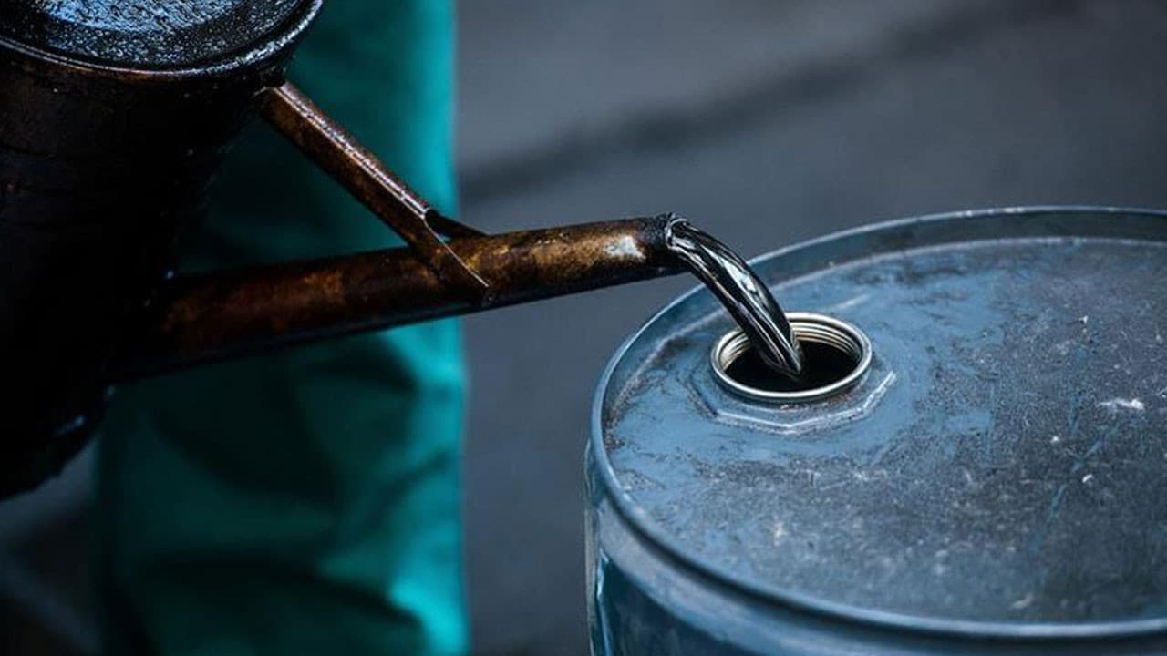 Petrol fiyatları geriledi: Brent 100 doların altına indi