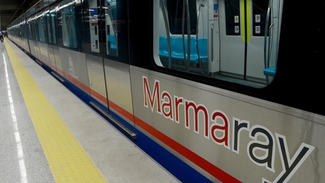 Marmaray Sirkeci durağında intihar girişimi: Seferlerde aksama yaşandı