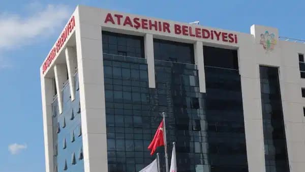 Ataşehir Belediyesi operasyonuna siyasilerden tepki: Gözaltılara itiraz edildi