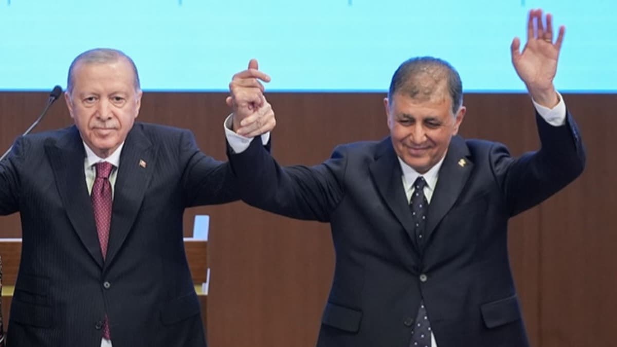 Cemil Tugay AK Parti’ye katıldı: Erdoğan’ı “büyük lider” diye niteledi