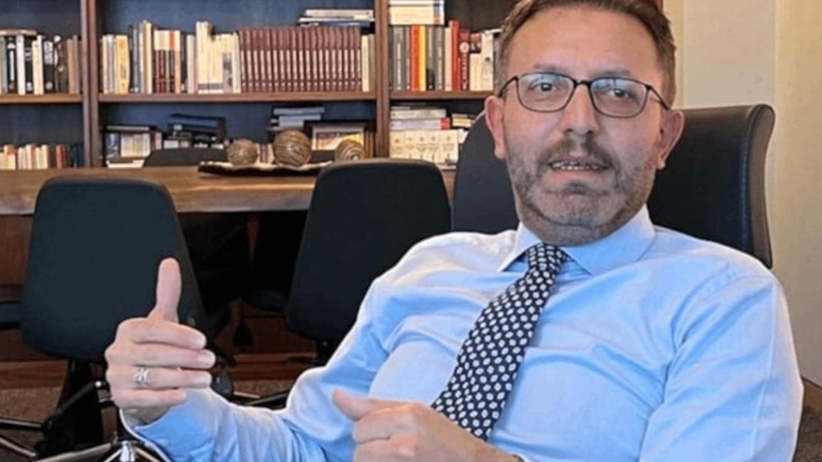 Son dakika...Eski başbakan danışmanına ev hapsi